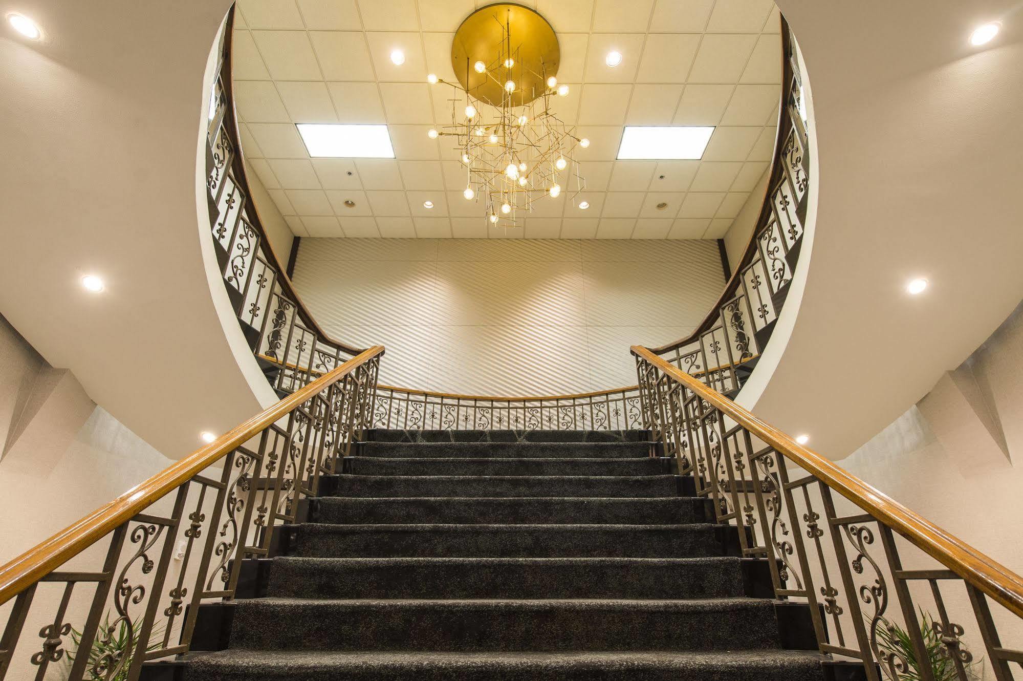 The Madison Concourse Hotel Eksteriør billede